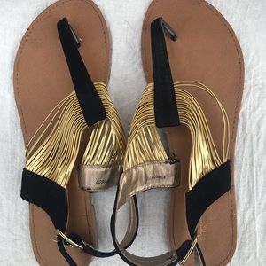 Gold Gladiator Sandals. Size (8)